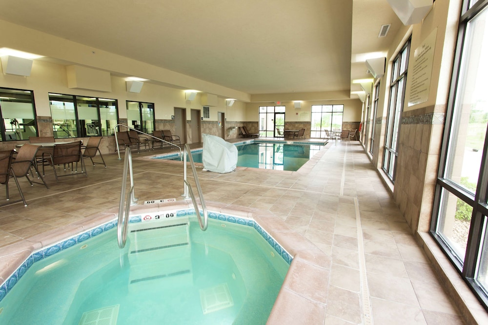 Hampton Inn & Suites Ankeny - photo 32