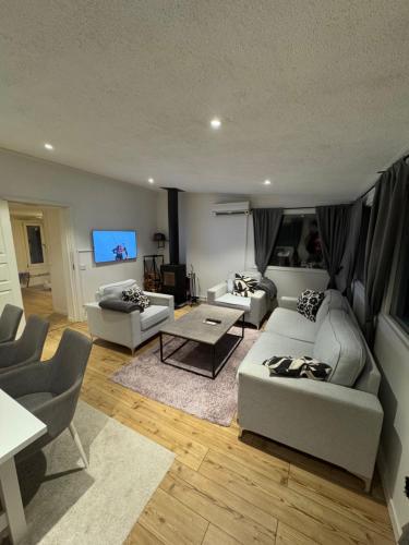 Mysig stuga i Nävesta in Oerebro, Sweden