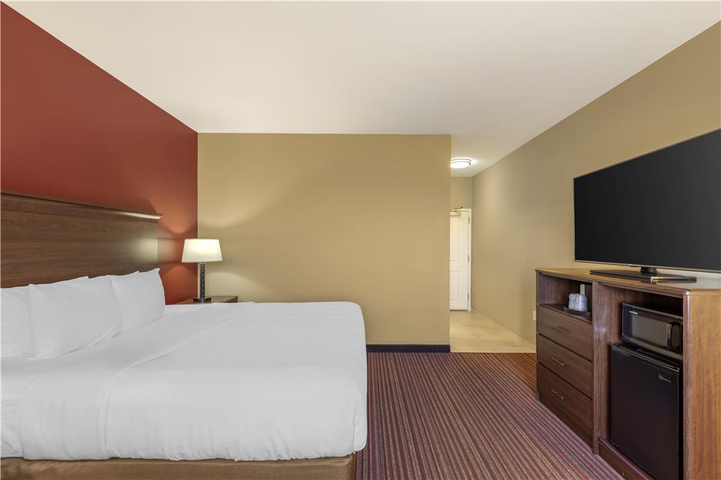 Best Western Plus Hudson Hotel & Suites - photo 17