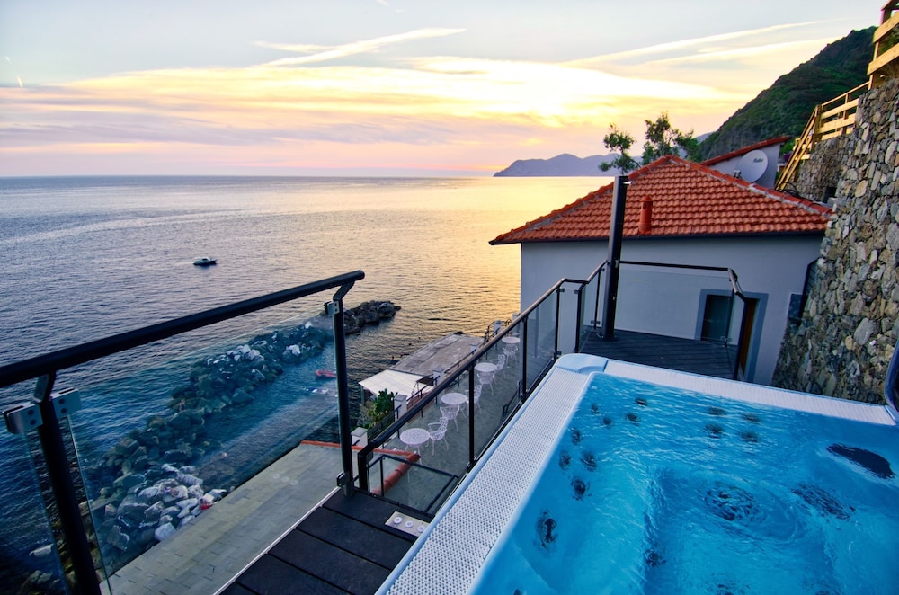 Crêuza de mä - carbon neutral hotel in Riomaggiore