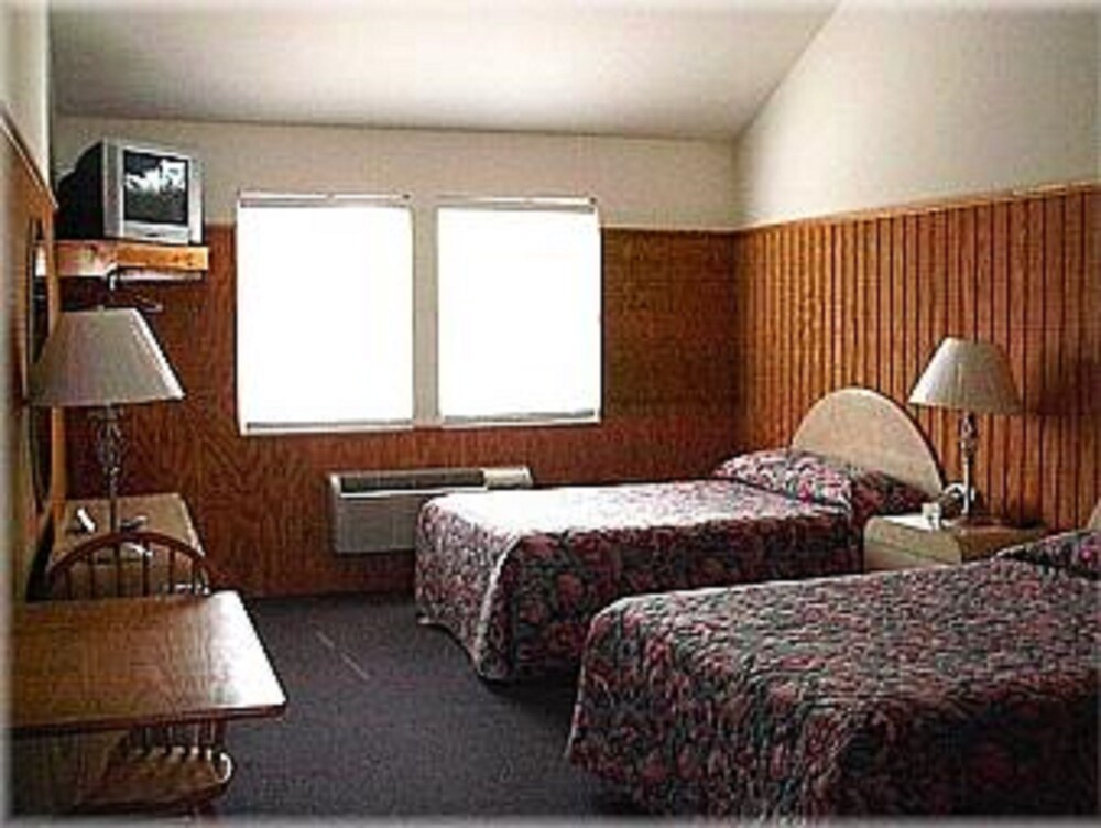 Pelican Point Motel - photo 5