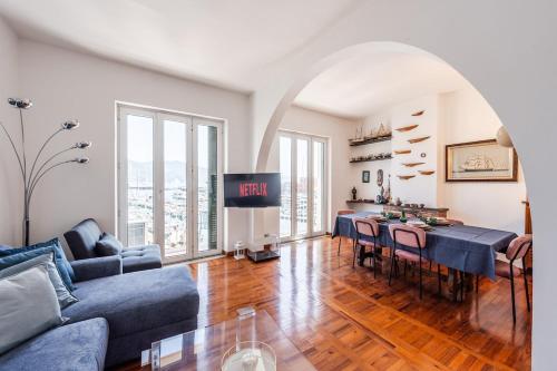 Sea View Home Steps to Sea AC WiFi Center — 4-Star Luxury Hotel in Santa Margherita Ligure, Italy