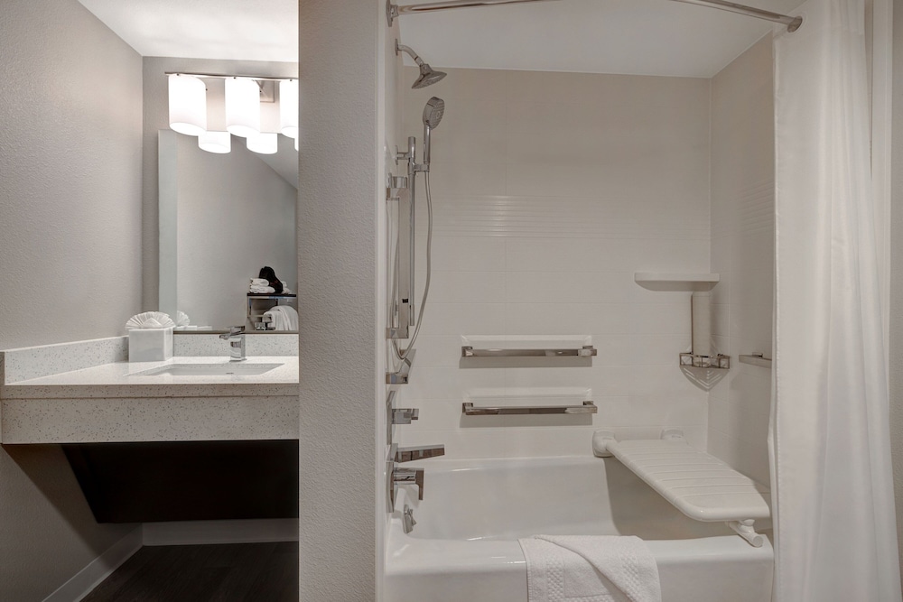 TownePlace Suites San Luis Obispo - photo 29