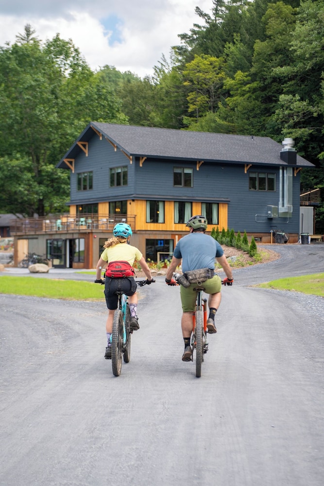 Madbush Falls - carbon neutral hotel in Stowe