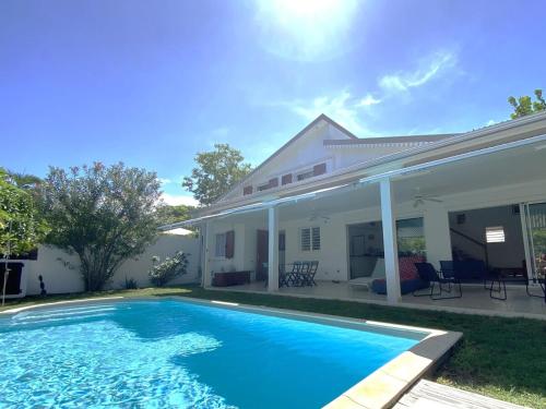 Villa typique Moana coeur du lagon Piscine — 4-Star Luxury Hotel in Saint-Paul, Réunion