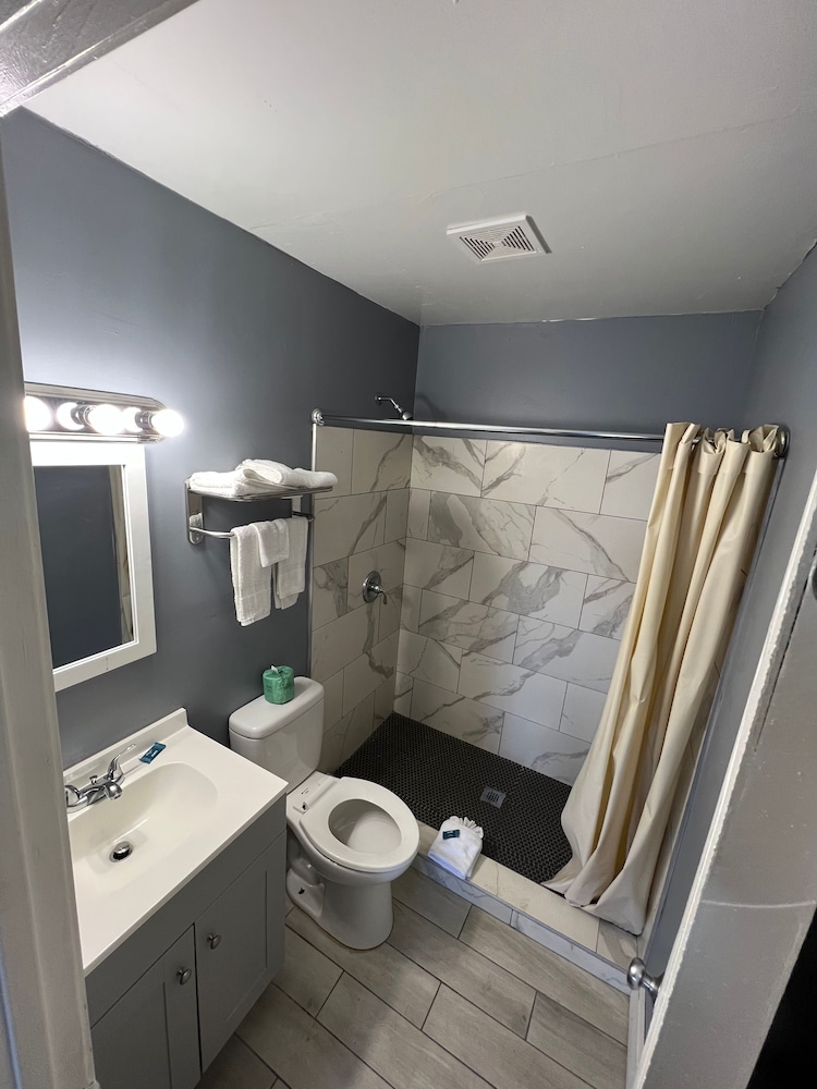 Executive Inn and Suites Jackson - photo 18