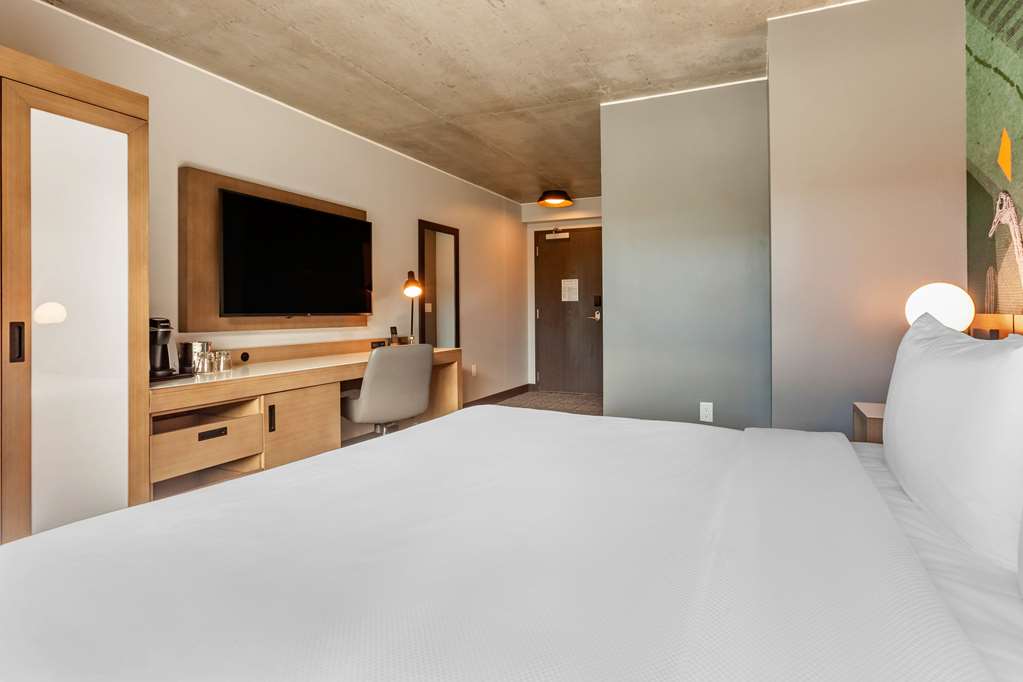 Cambria Hotel Downtown Phoenix Convention Center - photo 8
