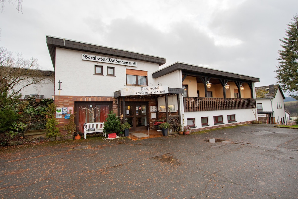 Berghotel Waidmannsheil - last minute hotel in Hatzfeld