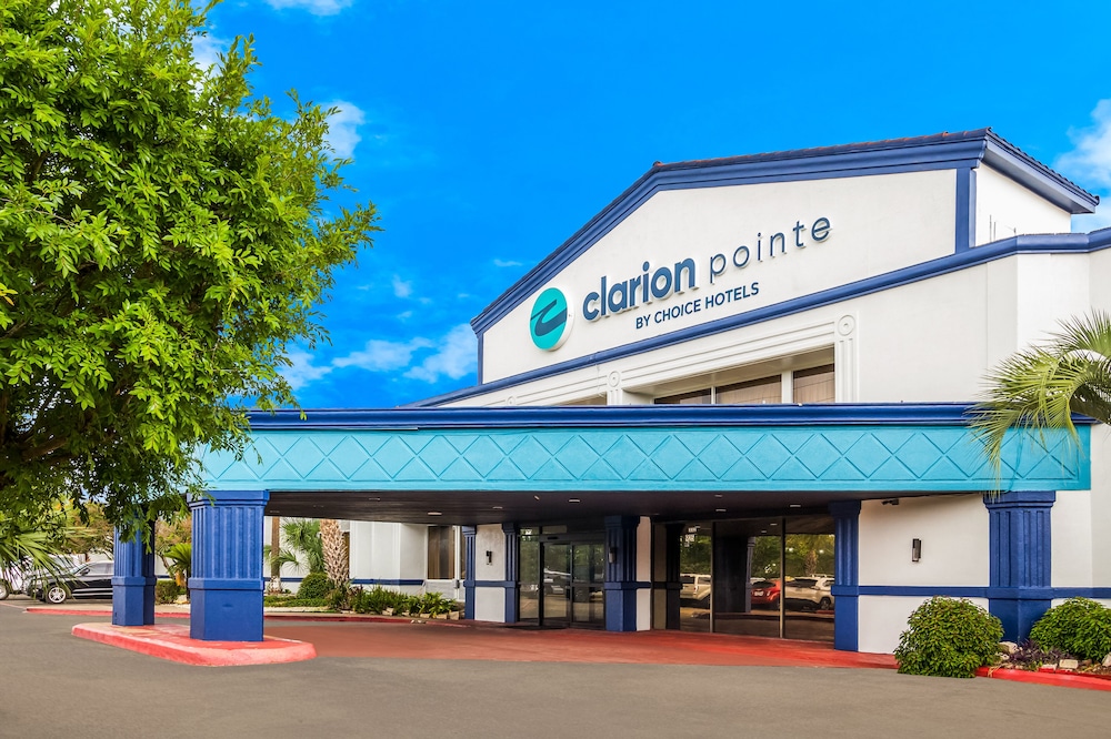 Clarion Pointe Lake Jackson Clute - photo 2