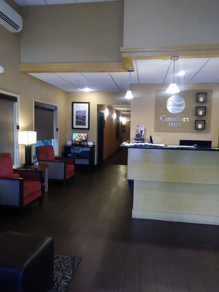 Comfort Inn Columbia Gorge - photo 20