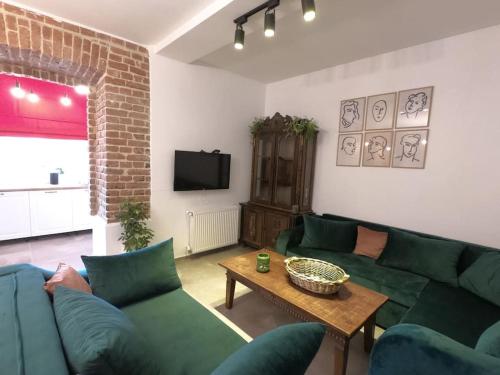 Matisse apartment in old Tbilisi