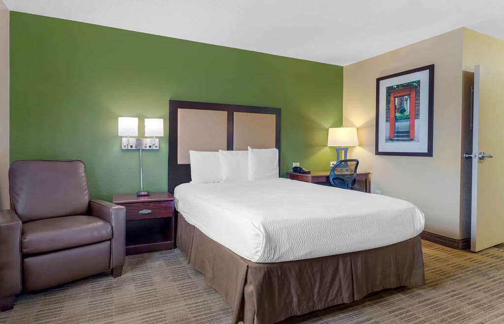 Extended Stay America Suites Houston Galleria Westheimer - photo 7