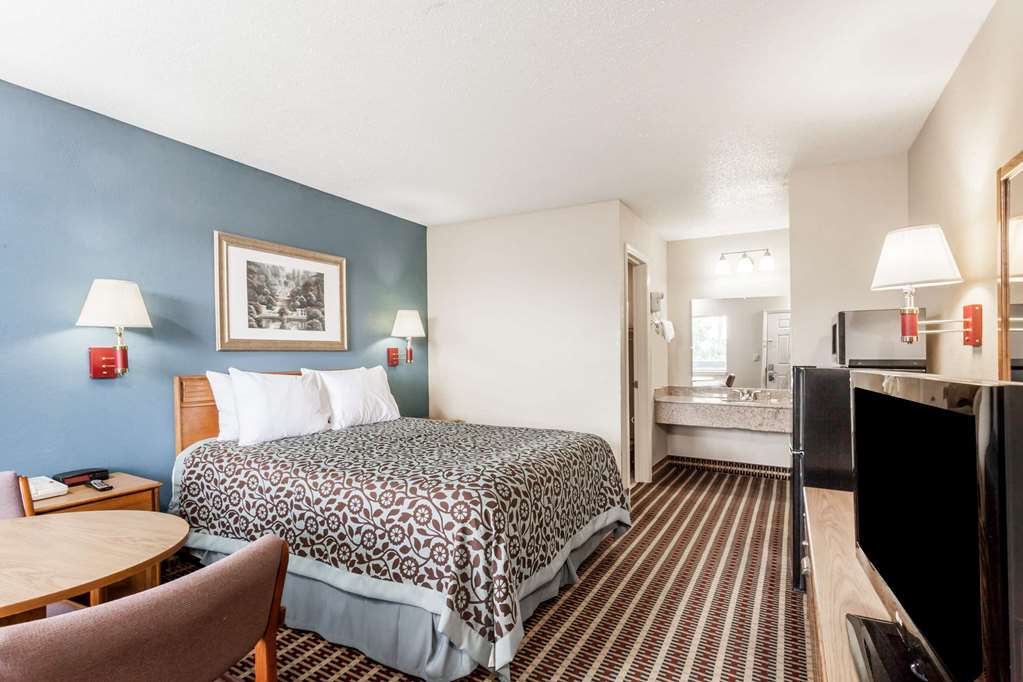 Days Inn by Wyndham Nashville North Opryland Area - photo 9