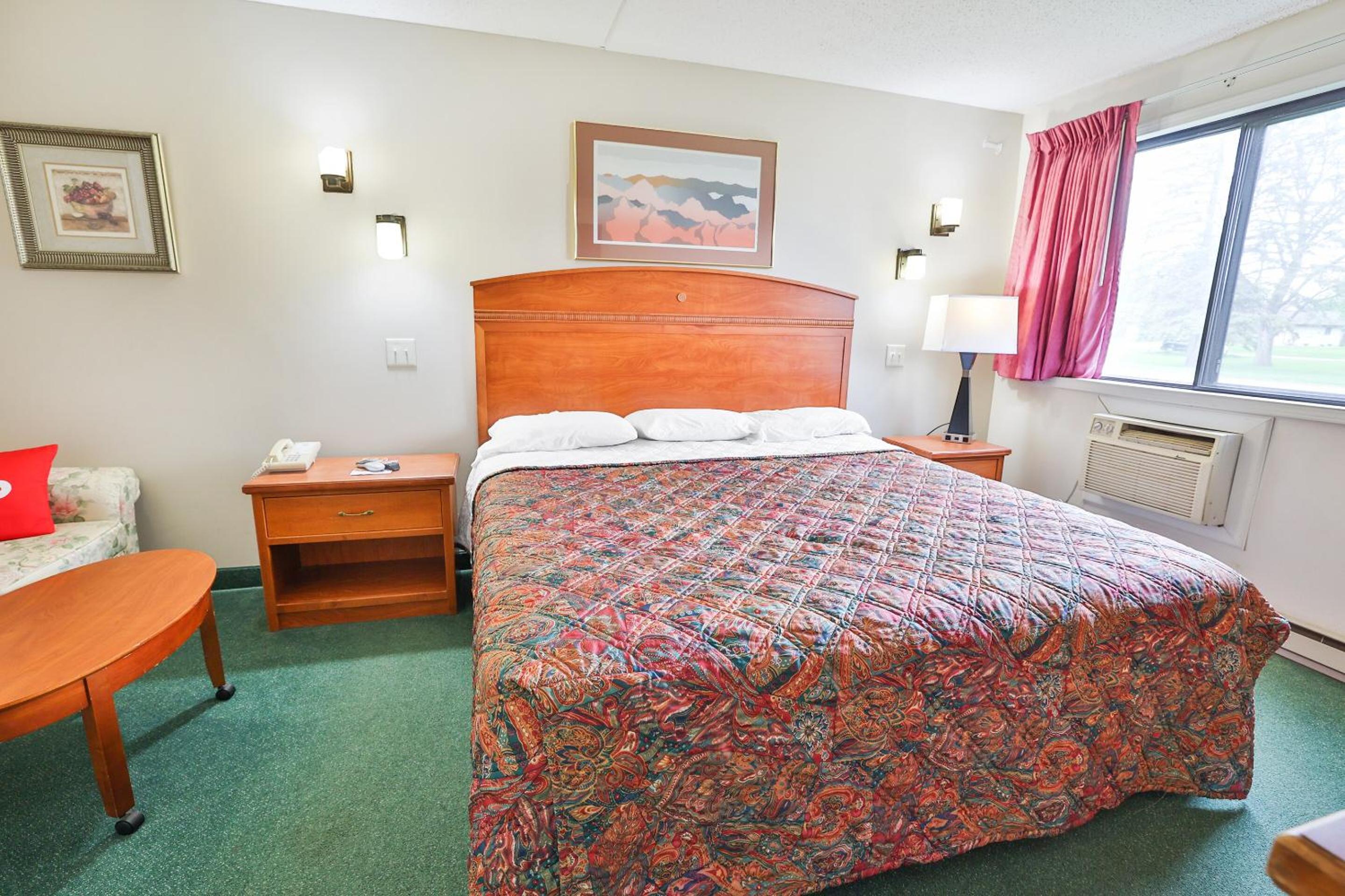 OYO Hotel Pipestone MN Canterbury Park - photo 9