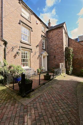 The Library House B&B — 5-Star Luxury Hotel in Ironbridge, United Kingdom