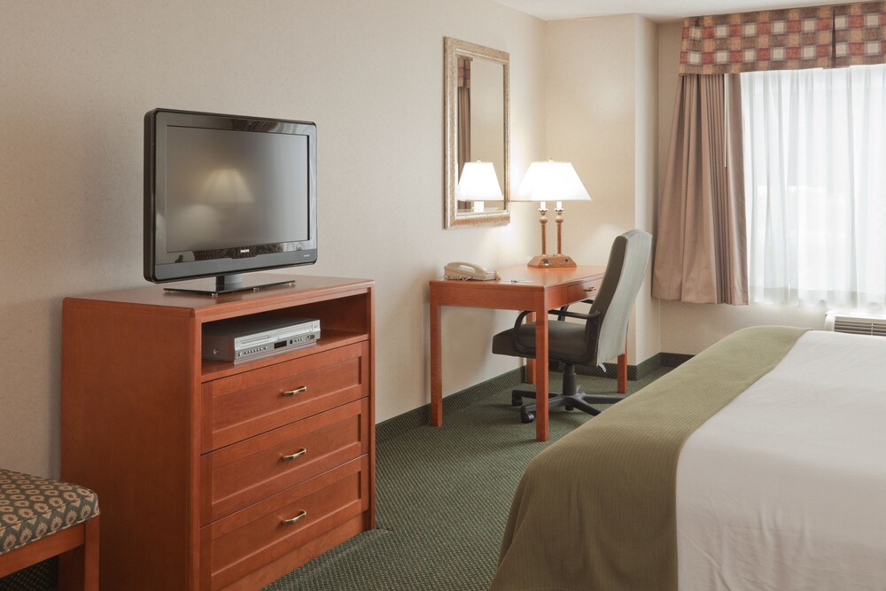 Holiday Inn Express & Suites Montpelier by IHG - photo 18
