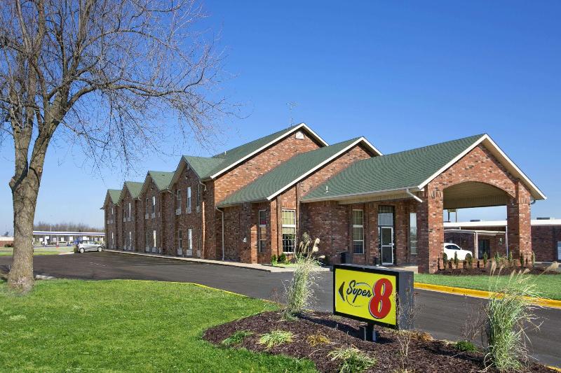 Super 8 By Wyndham Strafford Springfield Area — Strafford