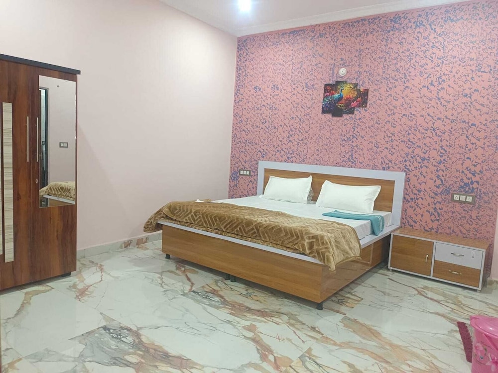 Hotel Leela Palace — hotel in Tikamgarh