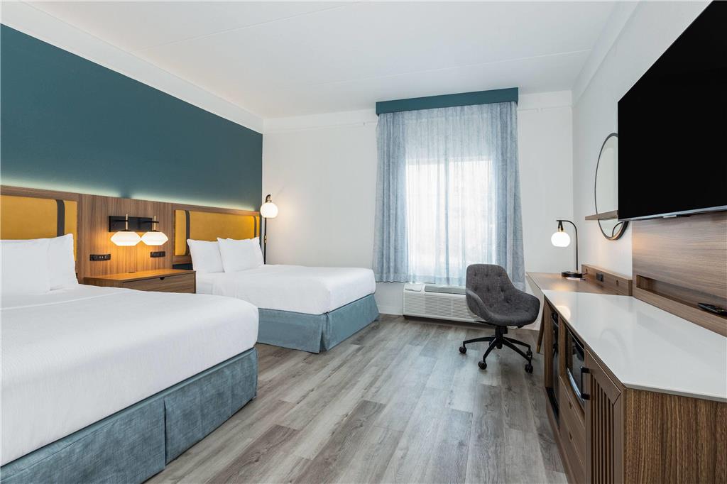 La Quinta Inn & Suites by Wyndham Sherman - photo 38
