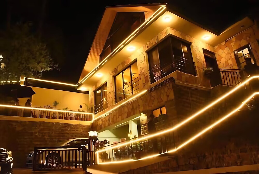 Pasha Nova - carbon neutral hotel in Murree