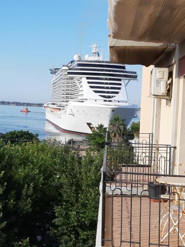 Domus Theresa IV Vista Ortigia — 4-Star Luxury Hotel in Siracusa, Italy