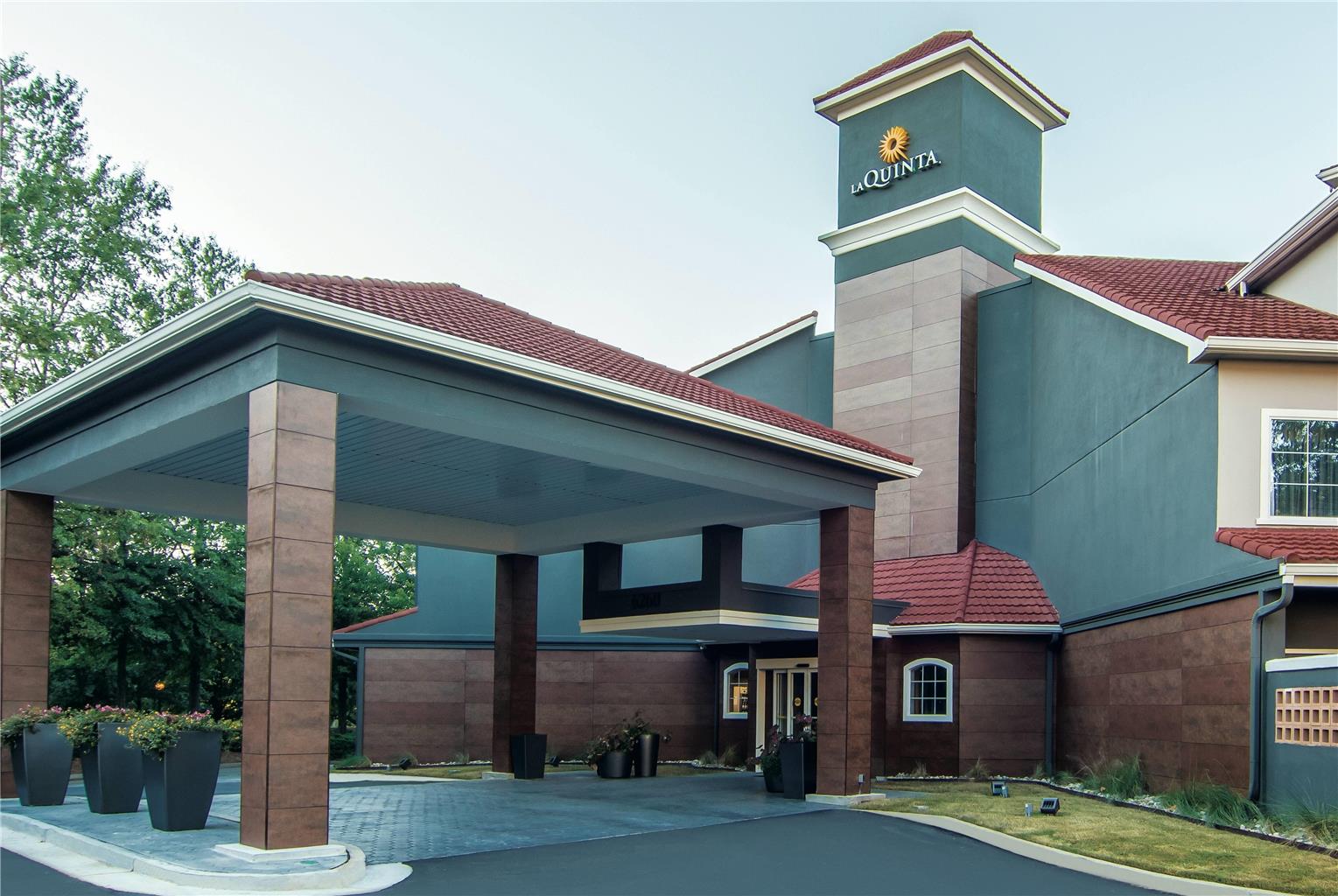 La Quinta Inn & Suites by Wyndham Atlanta Perimeter Medical - photo 6