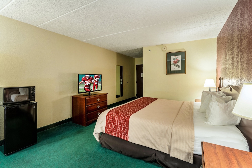 Red Roof Inn Morehead - photo 11