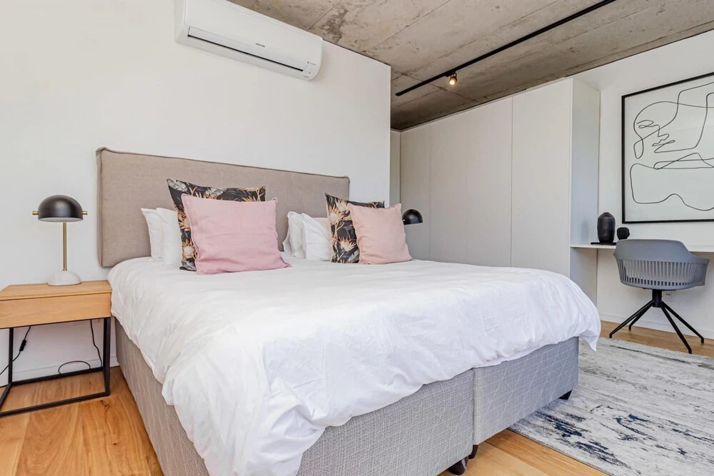 40 on L Modern Oasis with Stunning Views