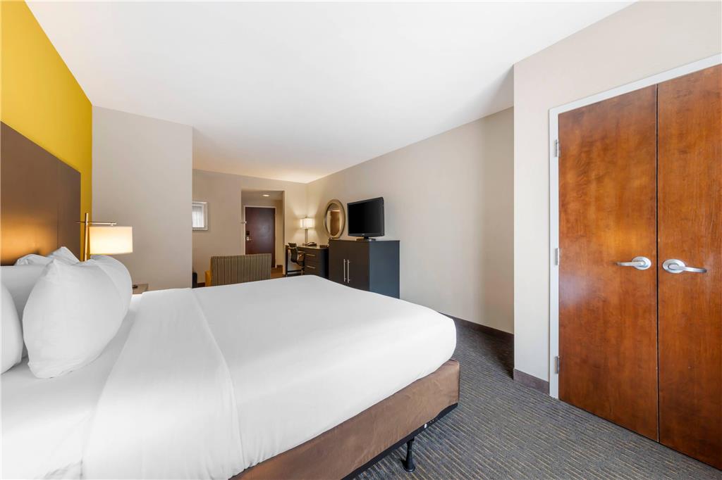 Comfort Suites Miami Airport North - photo 39