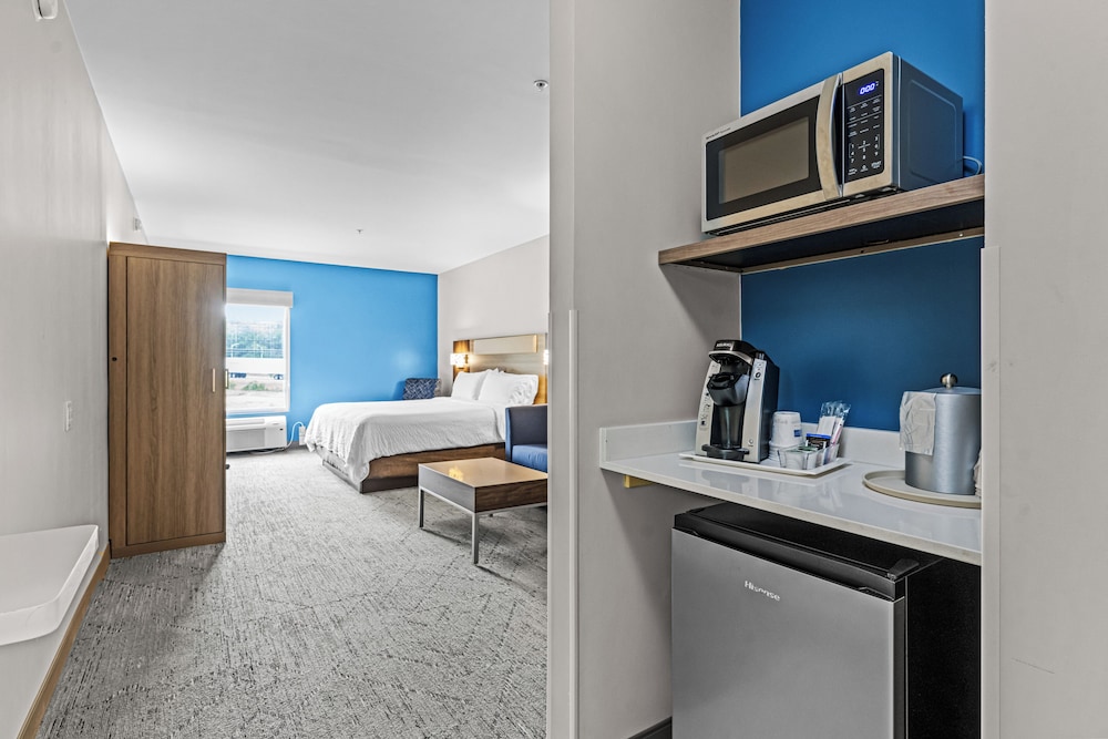 Holiday Inn Express Hotel & Suites Carneys Point by IHG - photo 13