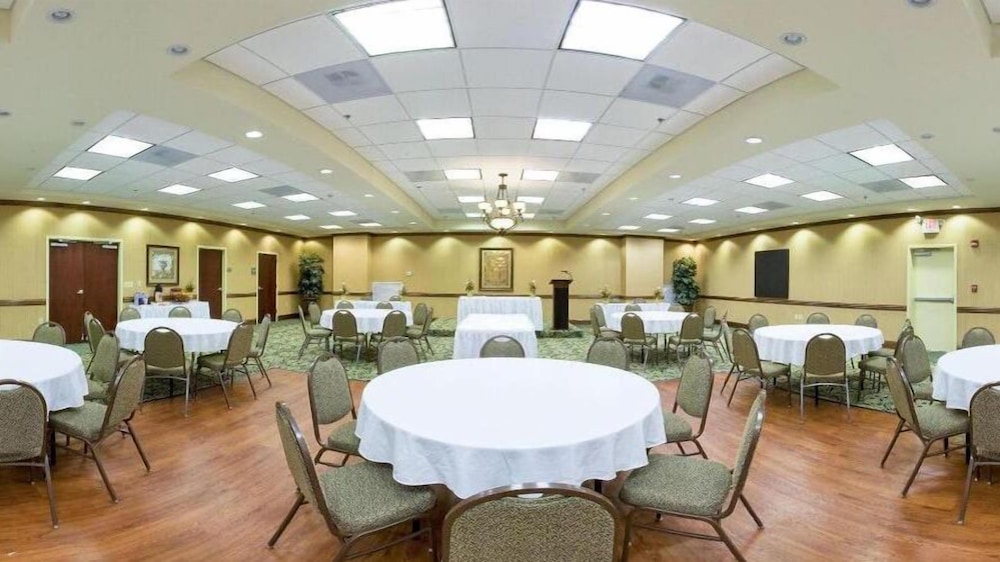 Holiday Inn Express & Suites Millington by IHG - photo 38