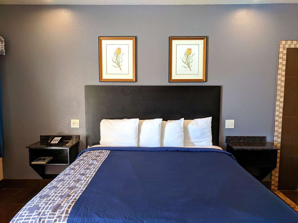 Americas Best Value Inn Brownsville - photo 6