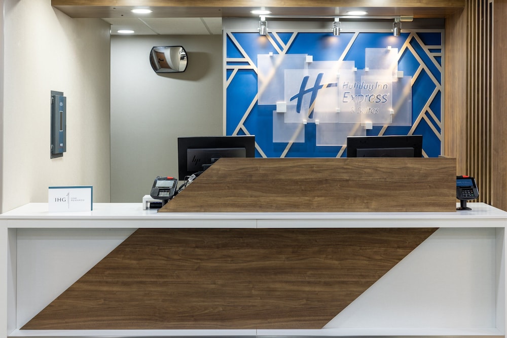 Holiday Inn Express & Suites Center Township by IHG - photo 39