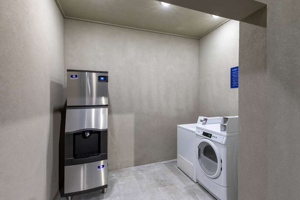 Days Inn & Suites by Wyndham Downtown University of Houston - photo 28