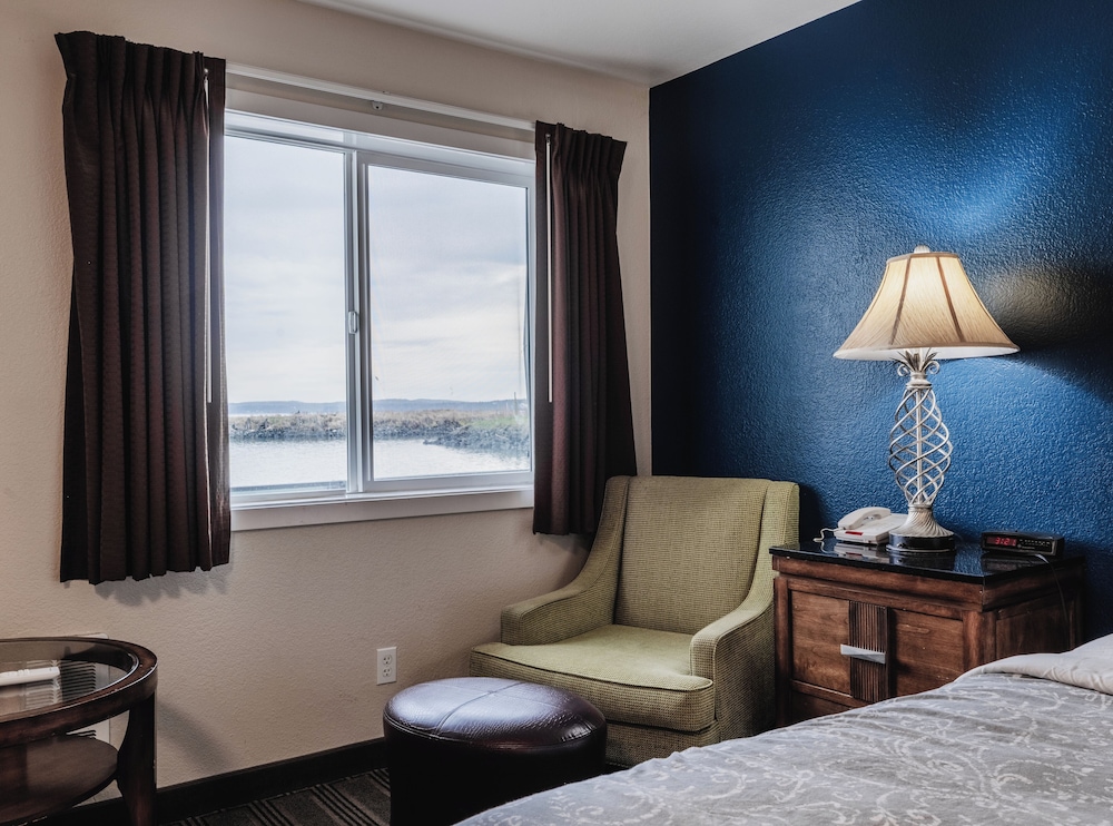 Water Front Inn - photo 42
