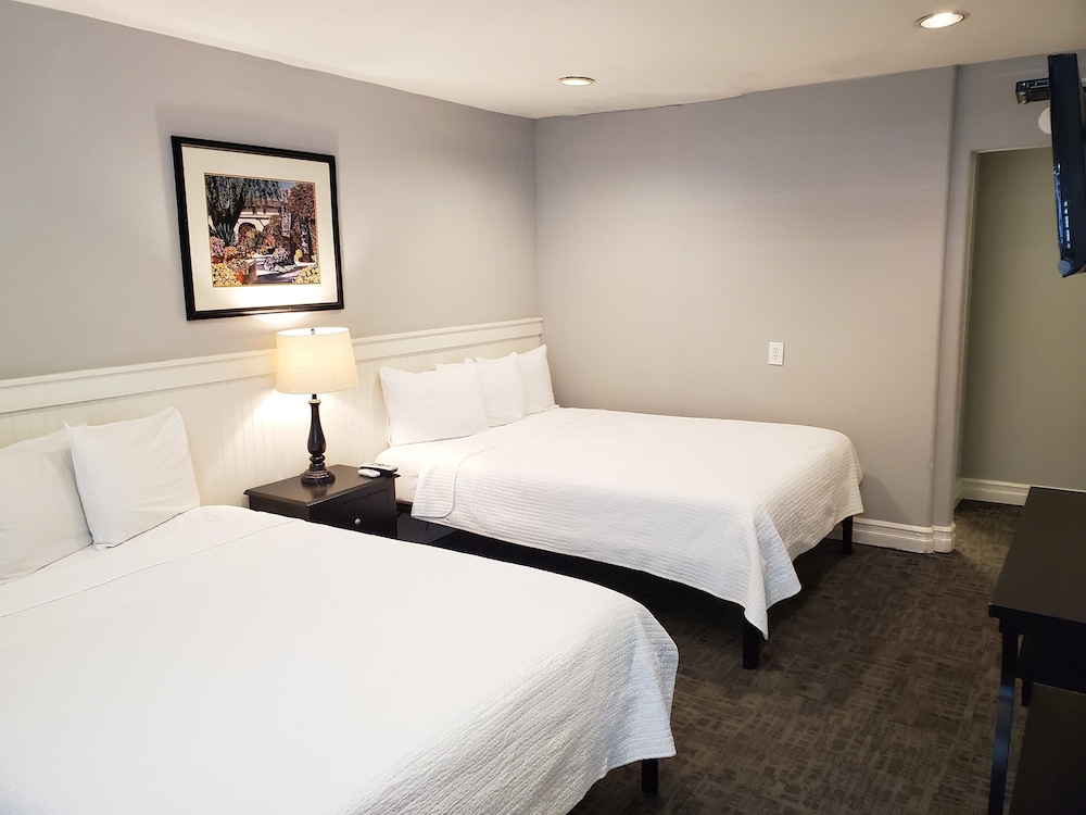 Coronado Island Inn - photo 8