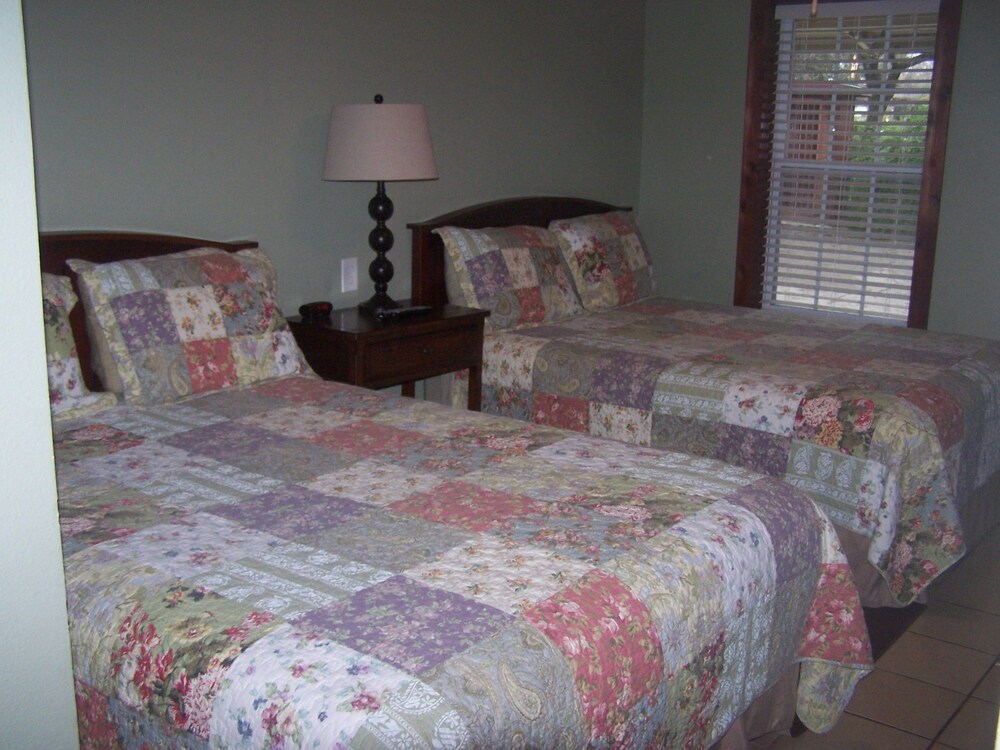 Blanco County Inn - photo 32