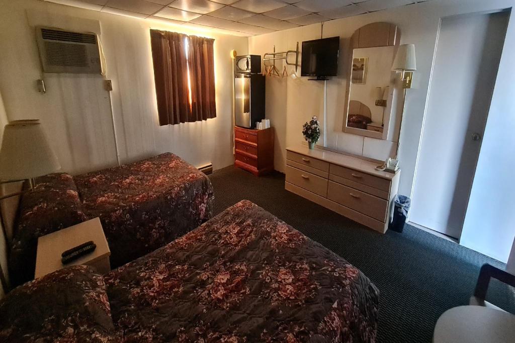 DuBois Manor Motel - photo 9