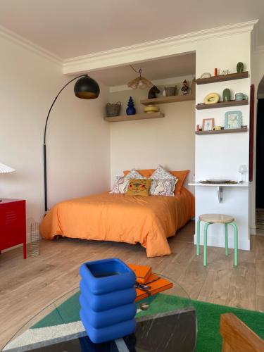 Splendide Studio Tres Proche Gare 16min Champs Elysees — hotel in Sartrouville