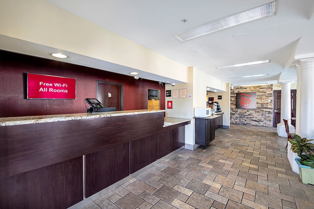 Red Roof Inn San Marcos - photo 2