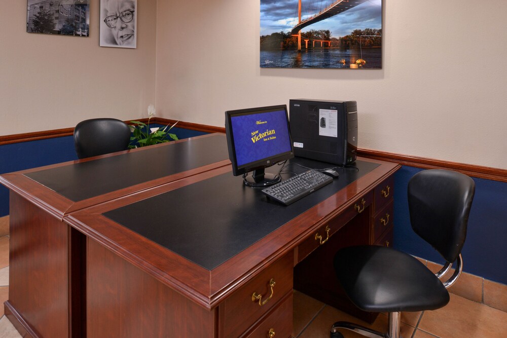 New Victorian Inn & Suites - photo 30