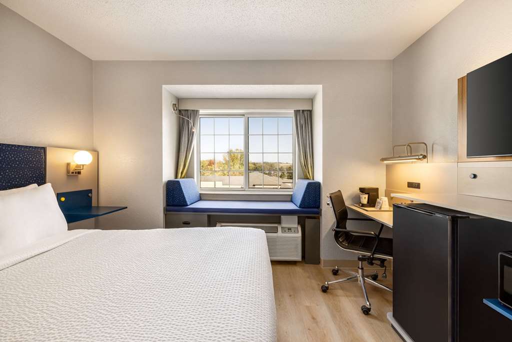 Microtel Inn & Suites by Wyndham New Ulm - photo 13