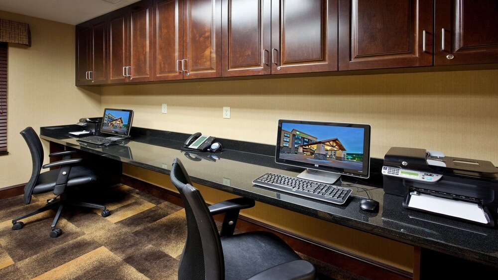 Holiday Inn Express Hotel & Suites Great Falls by IHG - photo 30