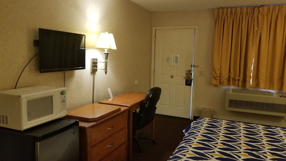 Port of Tacoma Inn - photo 10