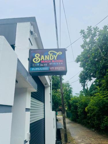 Sandy beach bloom - last minute hotel in Mirissa City