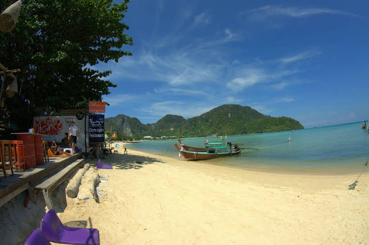 Blanco Dorm Room & Restaurant in Phi Phi Don, Thailand