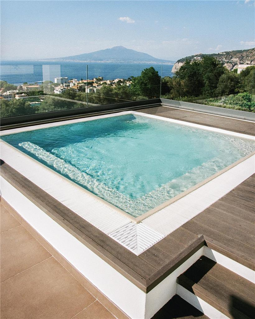 Villa Oriana Relais — 4-Star Luxury Hotel in Sorrento, Italy