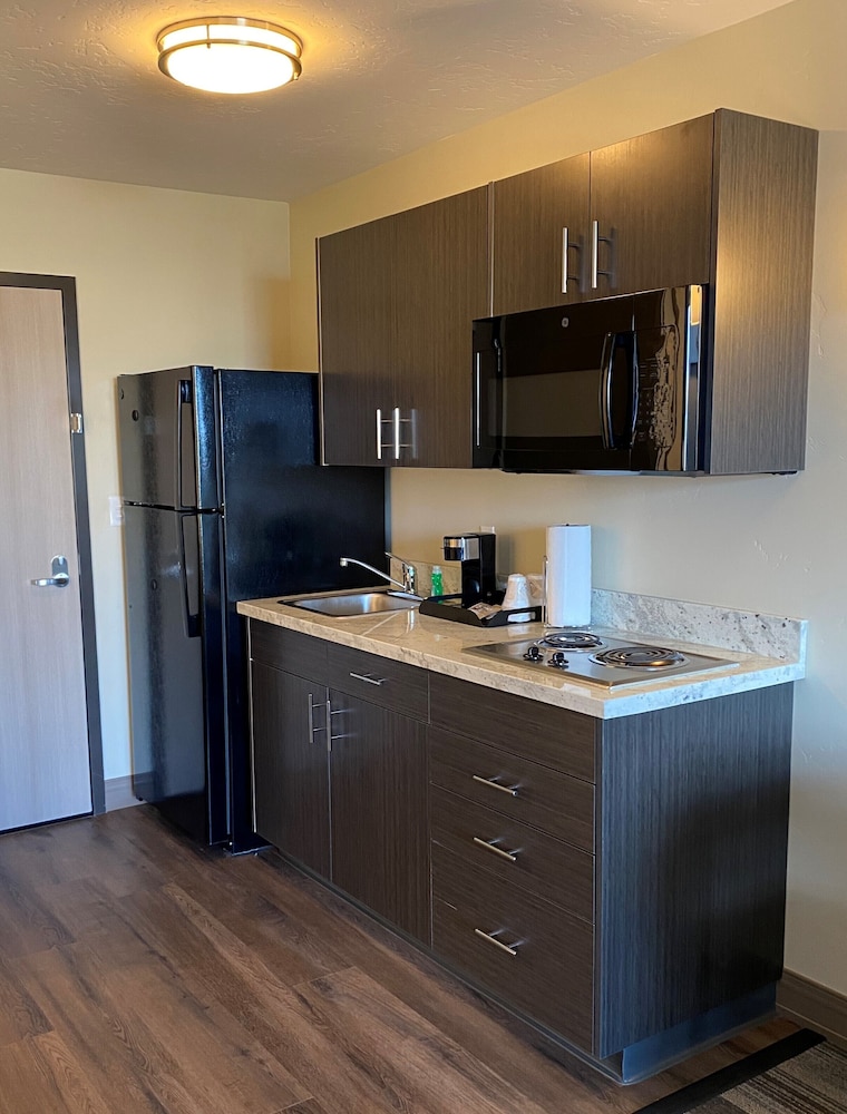 Simple Suites Boise Airport - photo 14