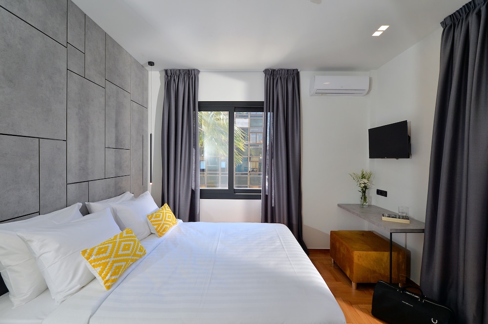 Athenian Gem in Athens, Greece