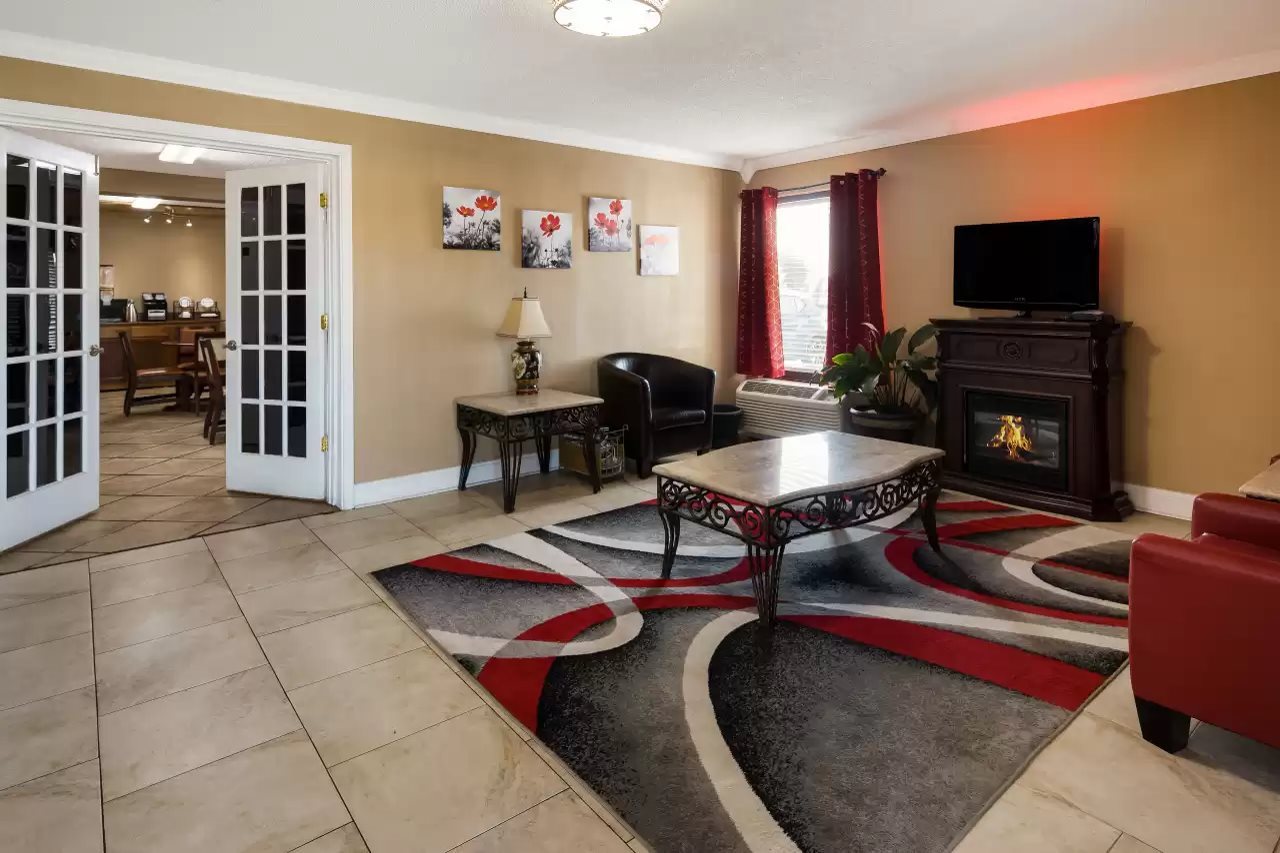 Econo Lodge Madison Airport - photo 7